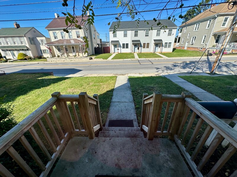 Building Photo - 262 3rd St