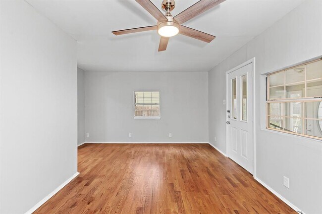 Building Photo - 1708 Payne Ave