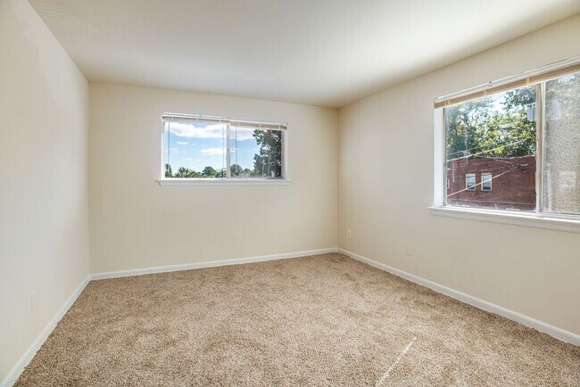 Building Photo - 5120 Astor Pl
