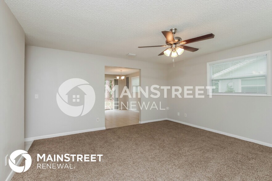 Building Photo - 3226 1st Pl