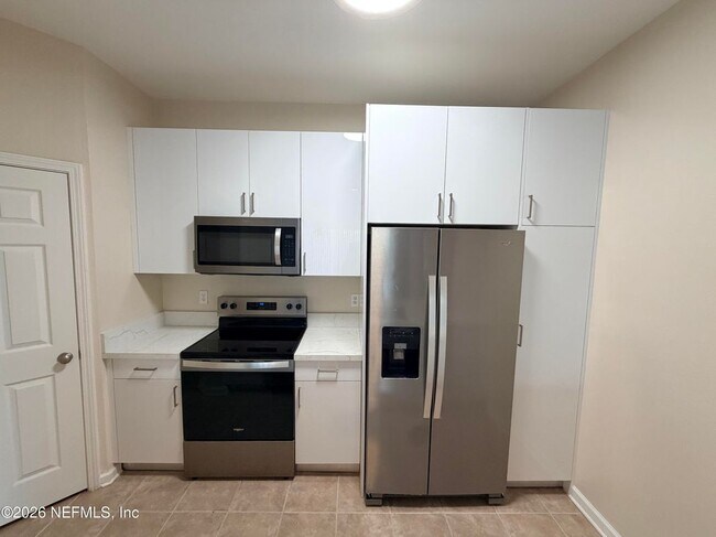 Building Photo - 7990 Baymeadows Rd E
