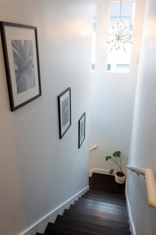 Building Photo - 1409 Singleton Ave