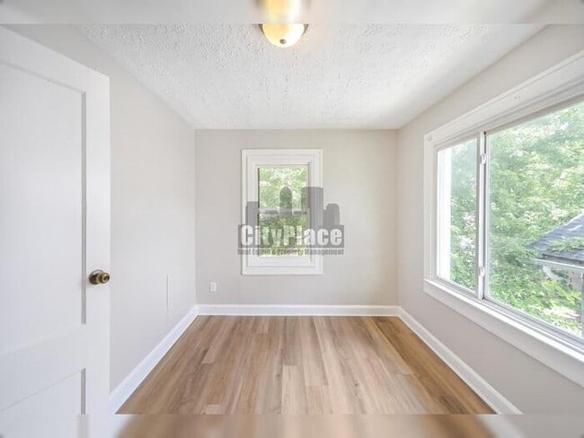 Building Photo - 608 N Oakland Ave