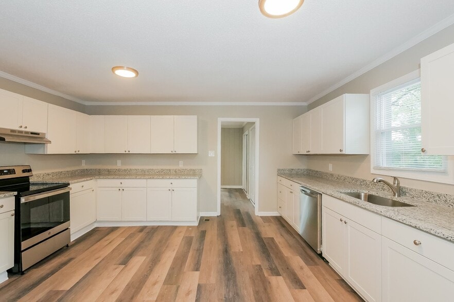 Building Photo - 109 Sasser Dr