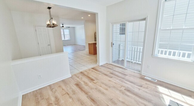 Building Photo - 3 Bed / 2 Full and 2 Half Bath Single Family Townhome