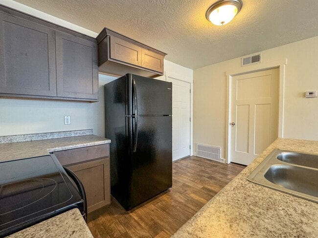 Building Photo - 531 S 850 E