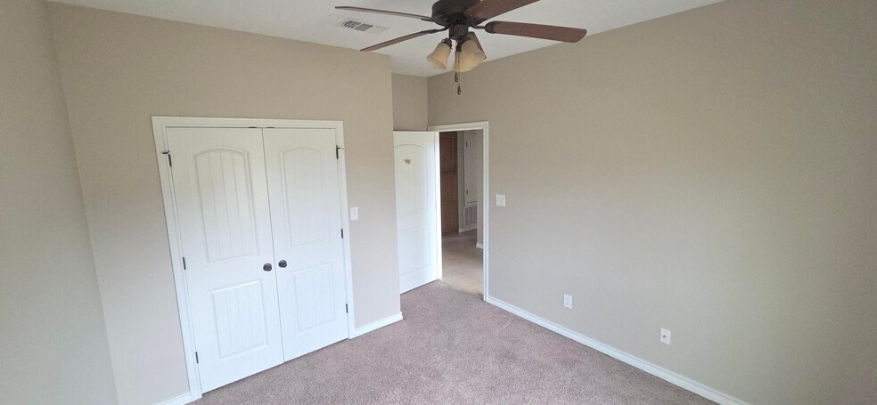 Building Photo - 3606 Sylvia Dr