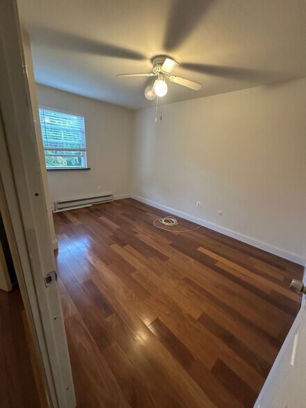 Building Photo - 404 Dresher Rd