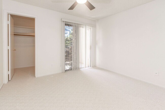 Building Photo - MOVE-IN READY! 2 BEDROOM, 2 BATH, GROUND L...