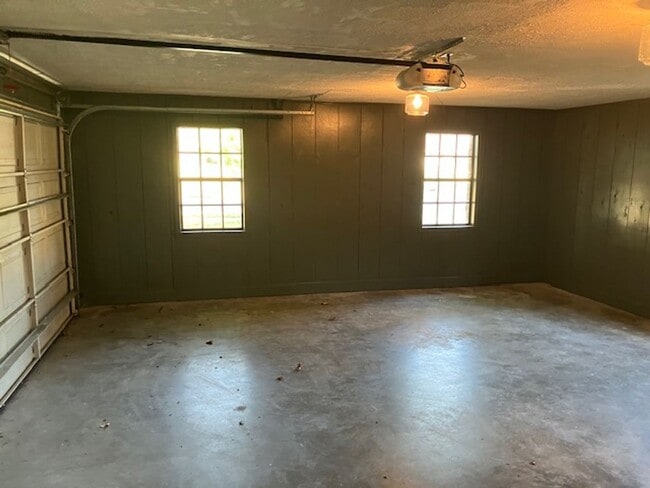 Building Photo - 1400 Audubon Dr