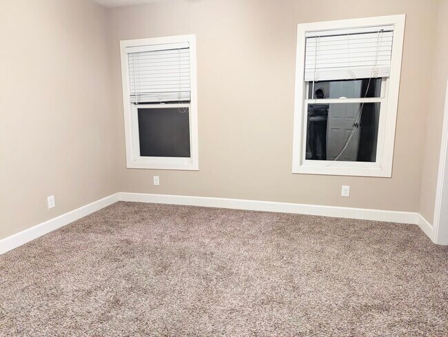 Clean rooms - 847 Palm St