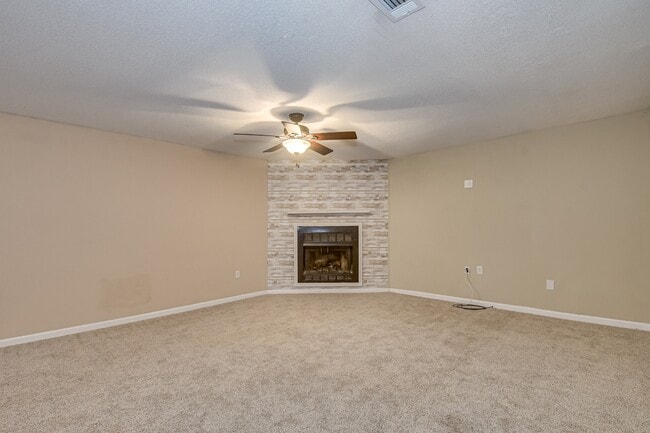 Building Photo - 4410 Goshen Lake Dr S