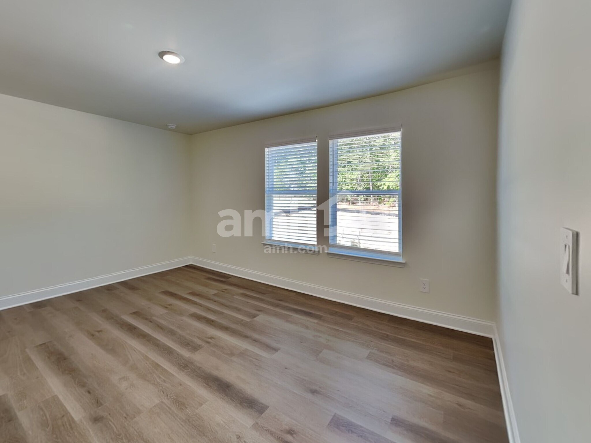 Building Photo - 3317 Emzy Dr