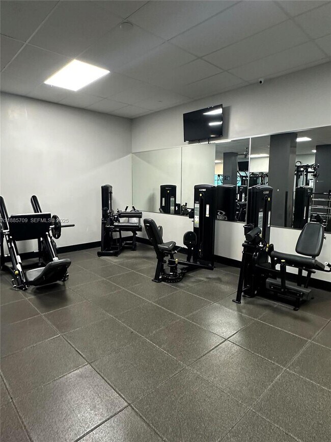 Building Photo - 2501 S Ocean Dr