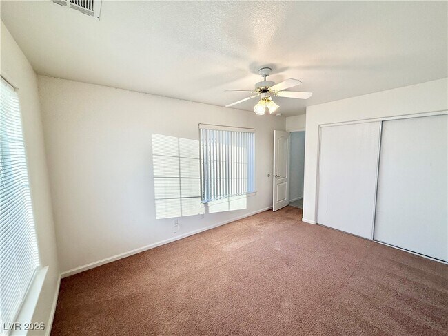 Building Photo - 5421 N Fleetwood Pl