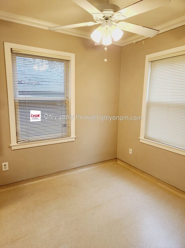 Building Photo - 936-940sa