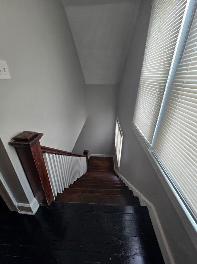 Building Photo - Three Bedroom Home located on Westside near 30th Street and MLK Drive