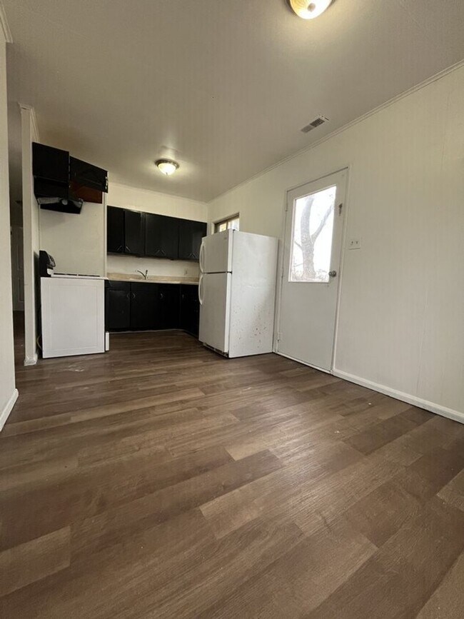 Building Photo - 3 bed | 1 bath Home for Rent