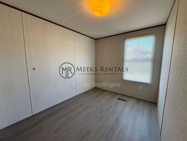 Building Photo - 44 Julie Kate St