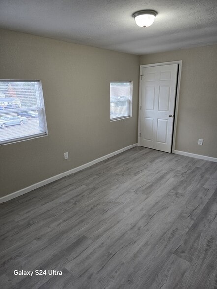 Building Photo - 110 Tacoma Rd