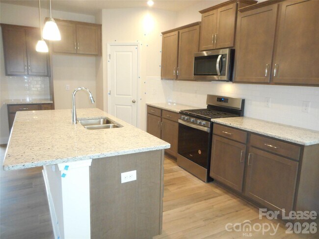 Building Photo - 17015 Dogwood Crk Ln