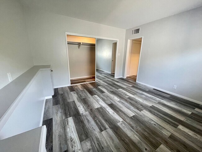 Building Photo - COMING SOON! 1 Bedroom 1 Bathroom Apartmen...