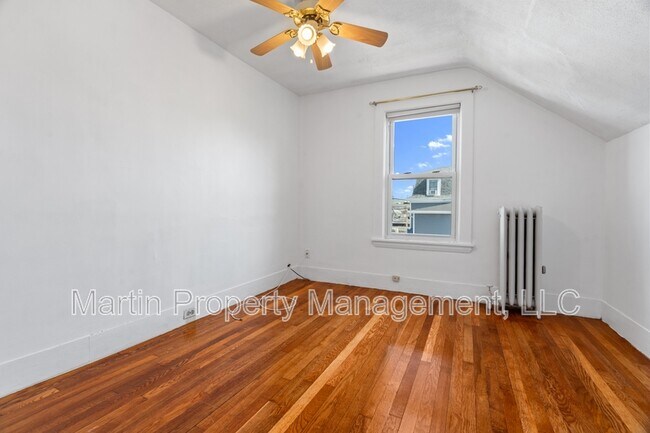 Building Photo - 12 Lowell Pl