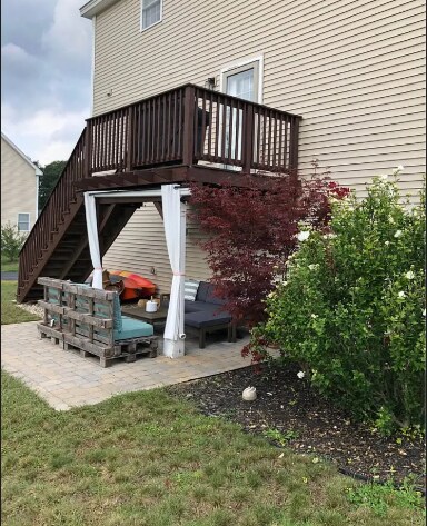 Building Photo - 64 Hawthorne Cir
