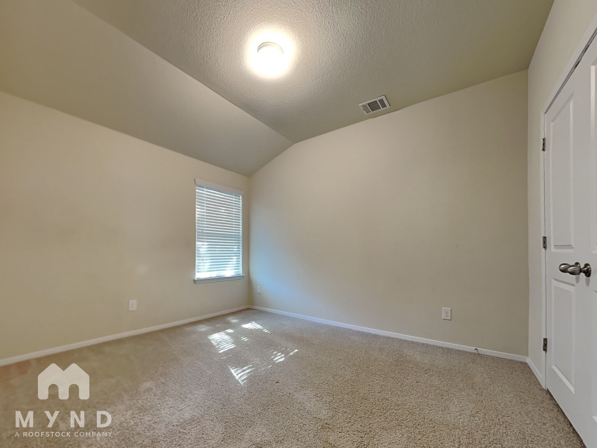 Building Photo - 20216 Boggy Ford Rd