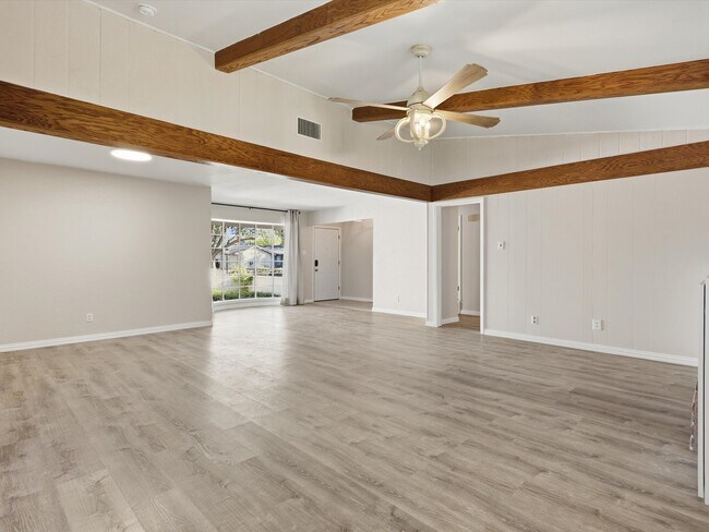 Building Photo - 8432 Glenann Dr