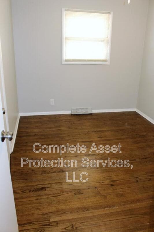 Building Photo - 3421 W 77th Pl
