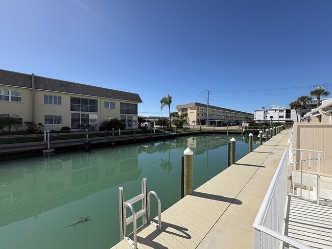 Building Photo - 907 Gibbs Rd