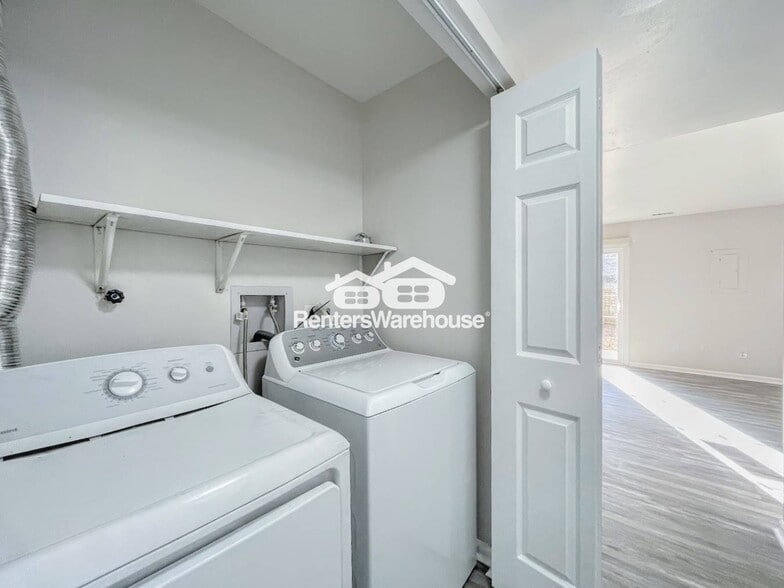 Building Photo - 1866 Olde Buckingham Rd