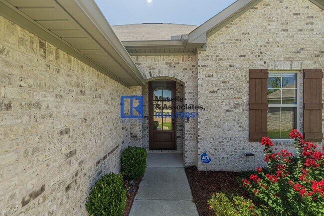 Building Photo - 1019 Silver Cir