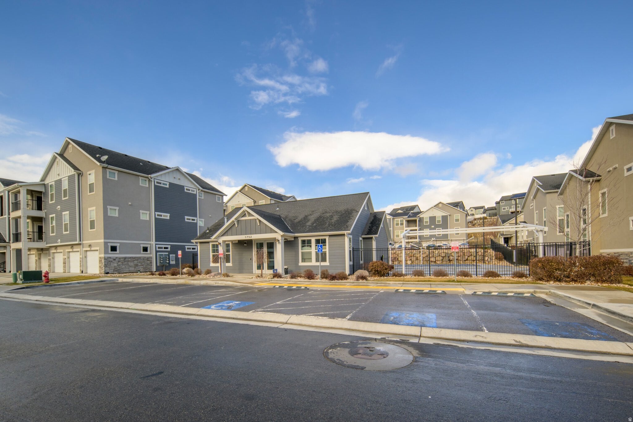 Building Photo - 1838 W Eaglewood Dr