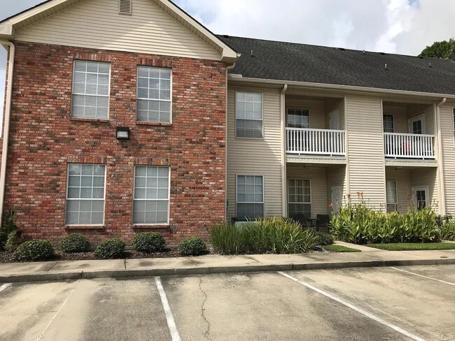 Building Photo - 4441 Burbank Dr