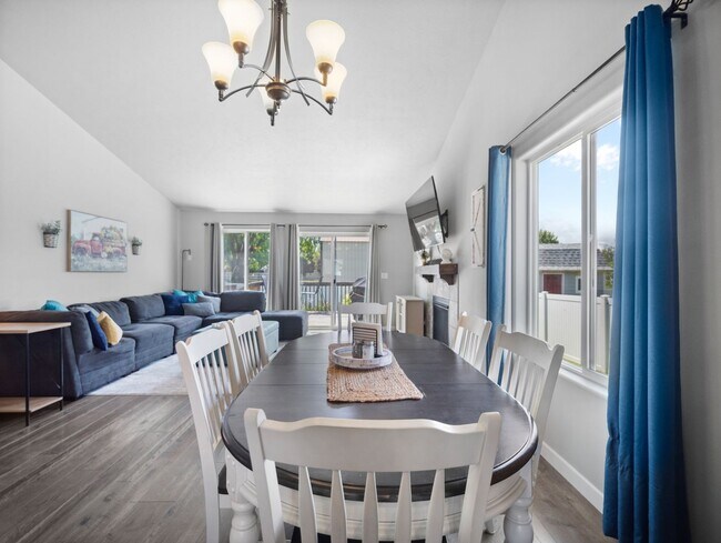 Building Photo - Beautiful home 5MILE/Big Yard & Garage (Furnished)