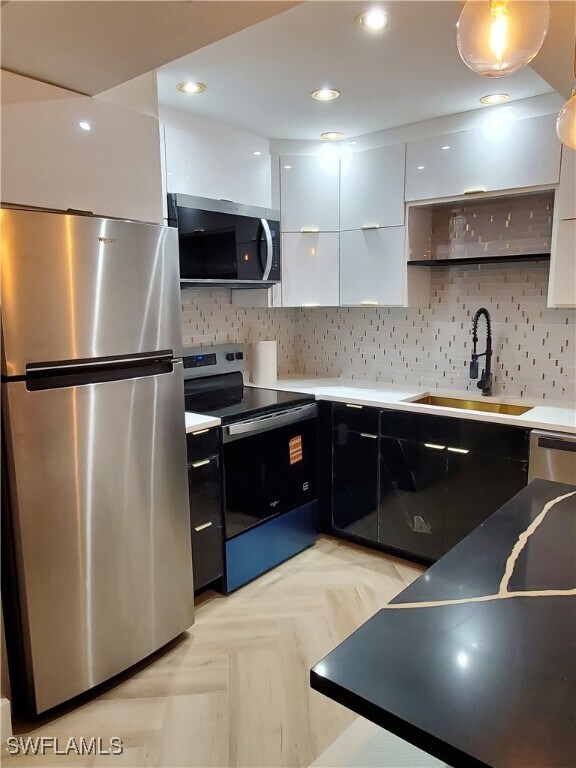 Building Photo - 975 9th Ave S