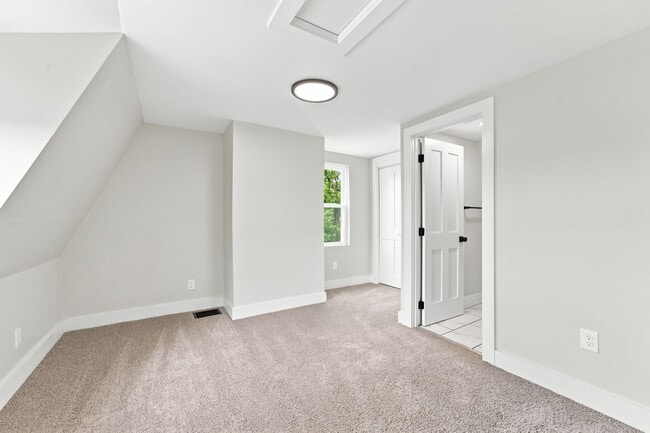 Building Photo - 325 N Aiken Ave