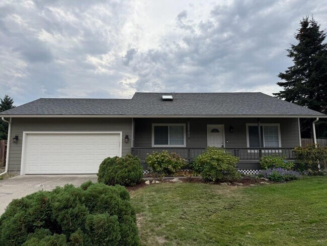 Primary Photo - Updated 3 Bed 2 Bath Home With Brand New 2...