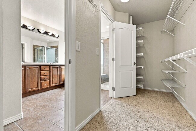 Building Photo - 3-Bedroom Home + Separate Office & Loft | 3-Car Garage