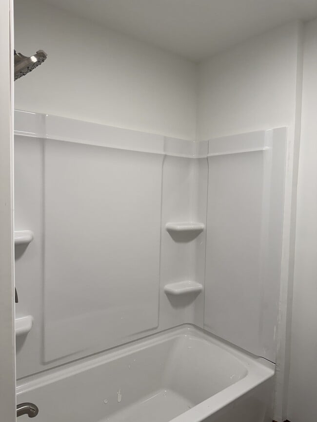 Building Photo - 914 Croft Cir