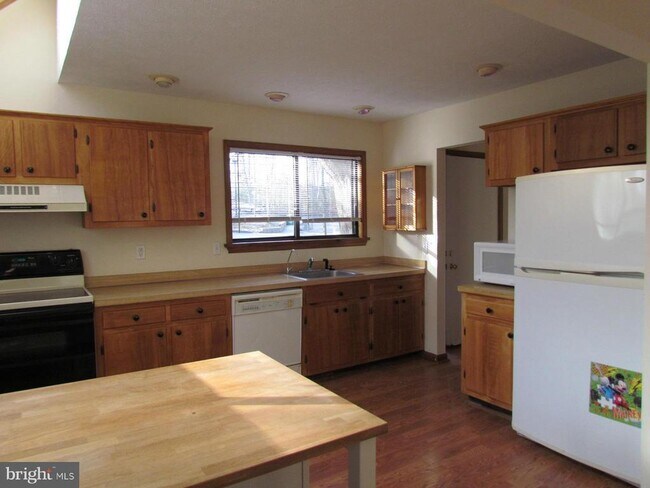 Building Photo - 23350 Black Oak Ct
