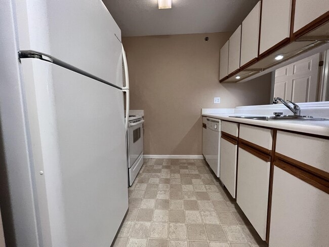 Building Photo - 5205 University Commons Dr