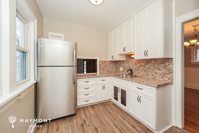 Building Photo - 26431 Shoreview Ave