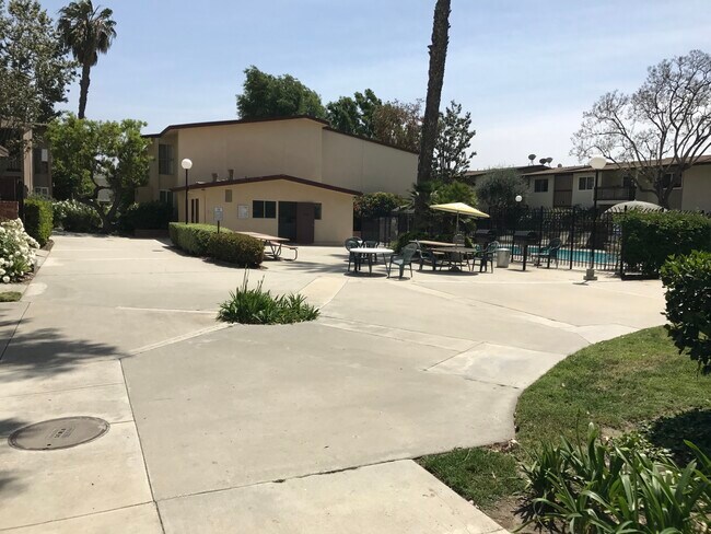 BBQ Area - 12200 Montecito Rd