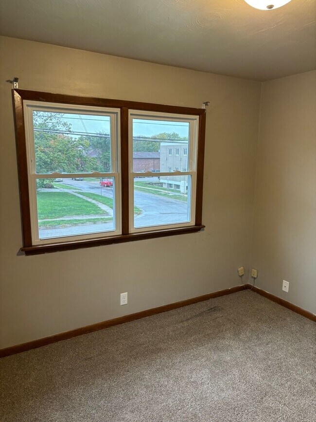 Building Photo - Eacker Rentals (1730 S 17th St)