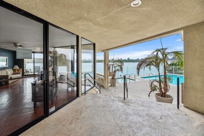 Building Photo - Panoramic Ocean and Lagoon Views