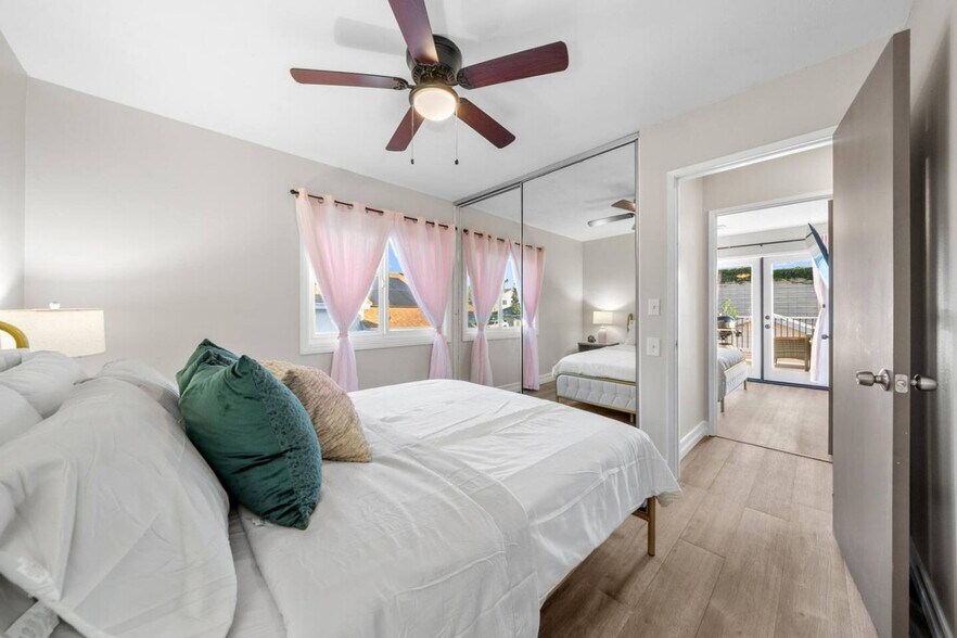 Building Photo - 13075 Old West Ave