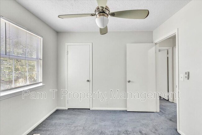Building Photo - 4 Gunpowder Ct